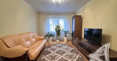 Apartamento 3 habitaciones en Muchaviecki sielski Saviet, Belarús