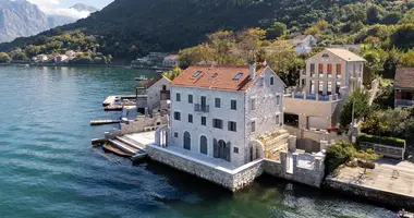 Hotel 731 m² in Stoliv, Montenegro