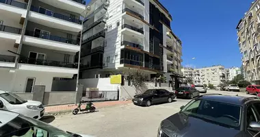 Apartamento 2 habitaciones con balcón, con airea acondicionado, con estacionamiento en Muratpasa, Turquía