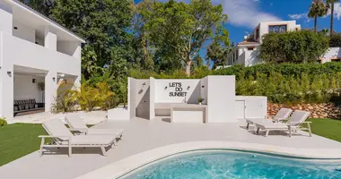 Villa  mit Schwimmbad, mit Garage, mit Bergblick in Marbella, Spanien