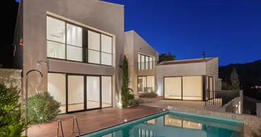 Villa 4 rooms in Kotor, Montenegro