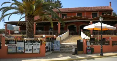 Commercial property 400 m² in Arillas Magouladon, Greece