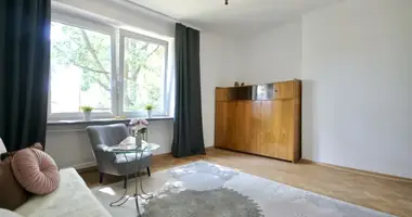Квартира 2 комнаты в Варшава, Польша