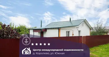 Casa en Karaliova, Belarús