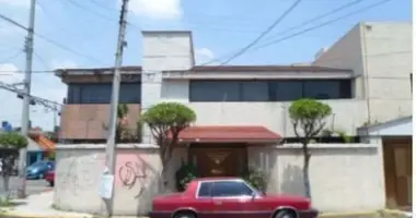 Casa 3 habitaciones en Nezahualcóyotl, México