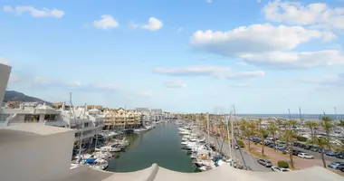 4 bedroom apartment in Benalmadena, Spain