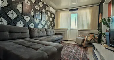 Apartamento 3 habitaciones en Saligorsk, Bielorrusia