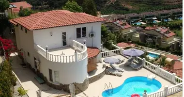 Villa 3 bedrooms in Alanya, Turkey