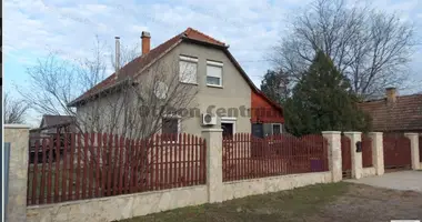 4 room house in Cegled, Hungary