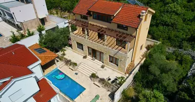 Villa 3 bedrooms with parking, with Furnitured, with Air conditioner in Buljarica, Montenegro