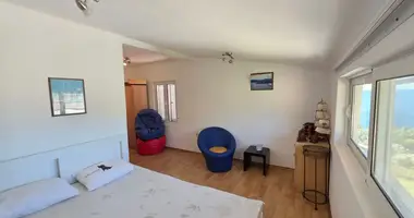 Duplex 3 bedrooms in Sveti Stefan, Montenegro