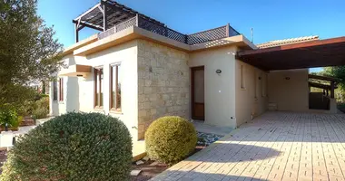 4 bedroom house in Kouklia, Cyprus