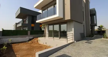 Villa 5 Zimmer mit Balkon, mit Klimaanlage, mit Meerblick in Lara, Türkei