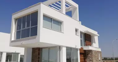 Villa 3 Zimmer mit Meerblick, mit Erste Küstenlinie in Oroklini, Cyprus