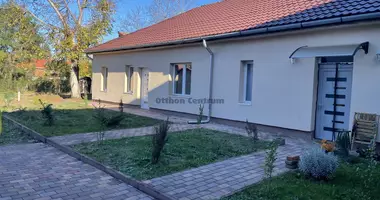 2 room house in Goed, Hungary