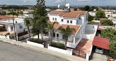 Dom 4 pokoi w Dali, Cyprus