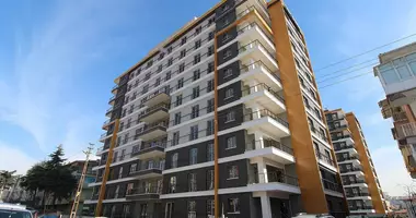 Apartamento 2 habitaciones con balcón, con estacionamiento, con con reparación en Altindag, Turquía