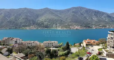 Apartamentos multinivel 3 habitaciones en Dobrota, Montenegro