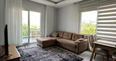 Wohnung 1 Schlafzimmer mit Fenster, mit Balkon, mit Möbel in Alanya, Türkei
