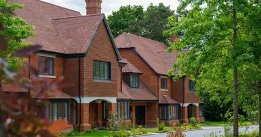 5 bedroom house in Tonbridge and Malling, United Kingdom