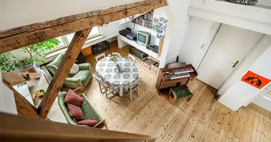 Wohnung 4 zimmer in Warschau, Polen
