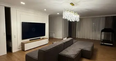 Apartamento 3 habitaciones en Minsk, Bielorrusia