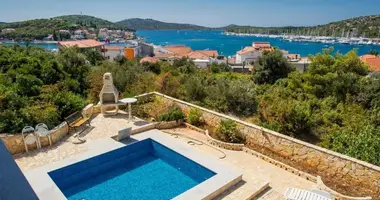 Villa 5 bedrooms in Opcina Rogoznica, Croatia