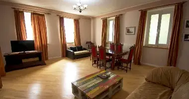 Wohnung 4 Zimmer mit Möbel, mit Parken, mit Klimaanlage in Tiflis, Georgien
