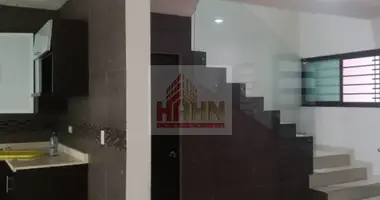 Дом 3 спальни в Irapuato, Мексика
