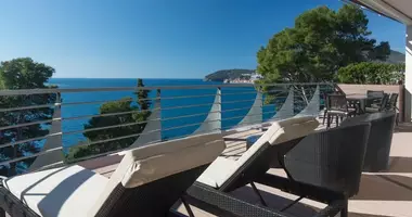 Villa  mit Terrasse in Budva, Montenegro