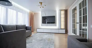 Apartamento 3 habitaciones en Minsk, Bielorrusia