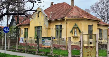 5 room house in Cegled, Hungary