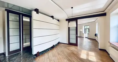 Квартира 4 спальни в Рига, Латвия