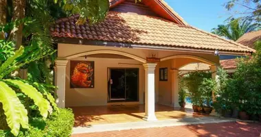 Villa 4 bedrooms with Furnitured, with Air conditioner, with Yard in Phuket, Thailand