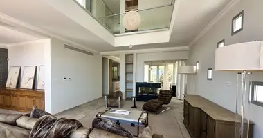 5 bedroom house in Chloraka, Cyprus