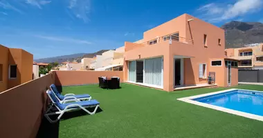 Villa 4 bedrooms in Adeje, Spain