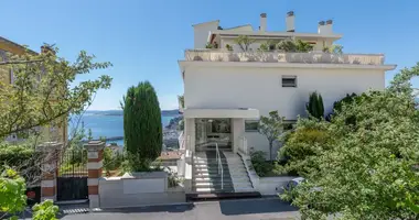 2 bedroom apartment in Nice, France