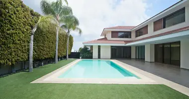 5 bedroom house in Lakatameia, Cyprus
