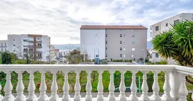 Wohnung 2 Schlafzimmer in Tivat, Montenegro
