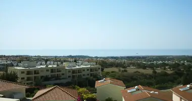 Таунхаус 3 комнаты  с видом на море, с бассейном, на первой береговой линии в Катикас, Кипр