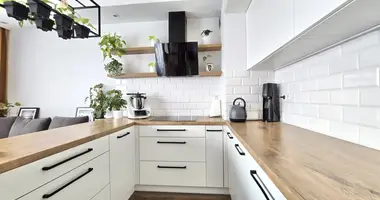Mieszkanie 3 pokoi w Kraków, Polska