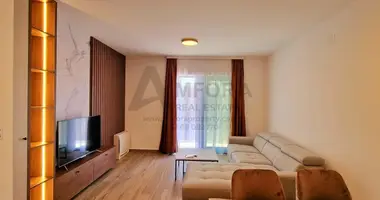 Apartamento 1 habitacion con aparcamiento, con Piscina, con Vista de la ciudad en Budva, Montenegro