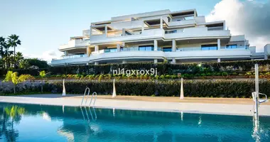 4 bedroom apartment in Estepona, Spain