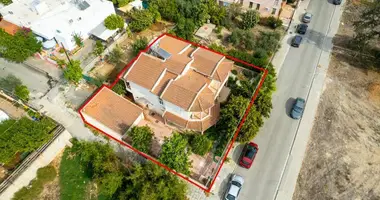 Haus 4 Schlafzimmer in Nikosia, Zypern