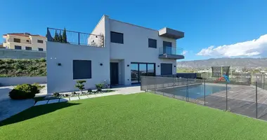 4 bedroom house in Parekklisia, Cyprus