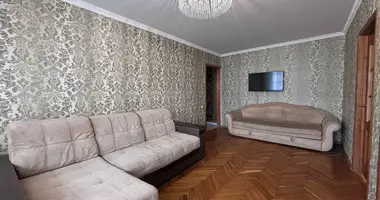 Apartamento 3 habitaciones en Saligorsk, Bielorrusia