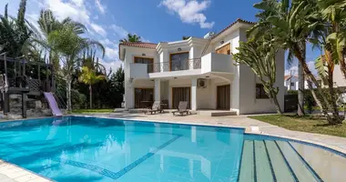 Villa 5 Zimmer in Oroklini, Cyprus