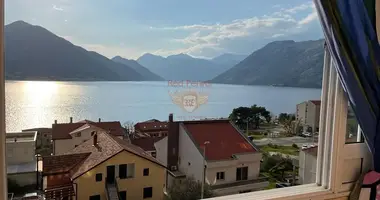 Apartamento 3 habitaciones en Dobrota, Montenegro