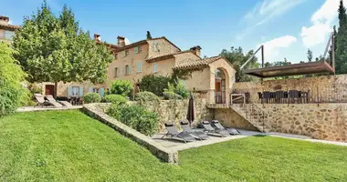 6 bedroom villa in France