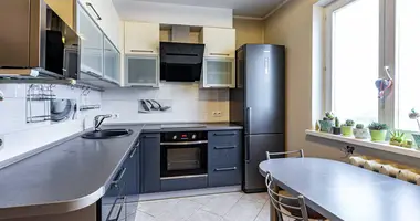 Apartamento 3 habitaciones en Minsk, Bielorrusia